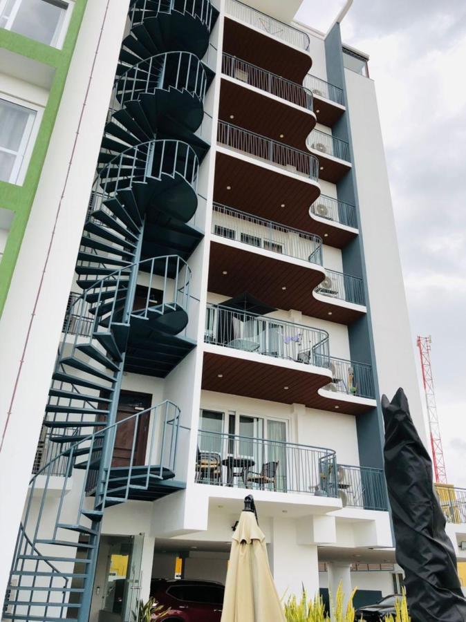 Premier Executive Apartment - The Ivy, East Legon 아크라 외부 사진